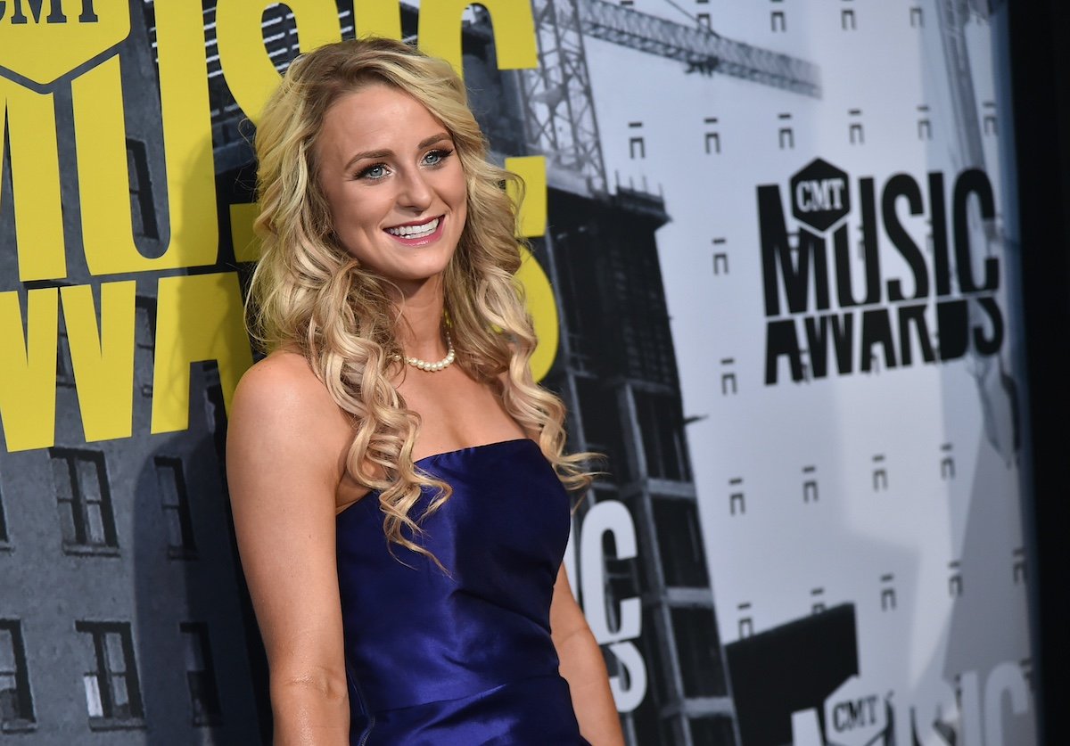 Leah Messer of 'Teen Mom' in a strapless blue dress in 2017