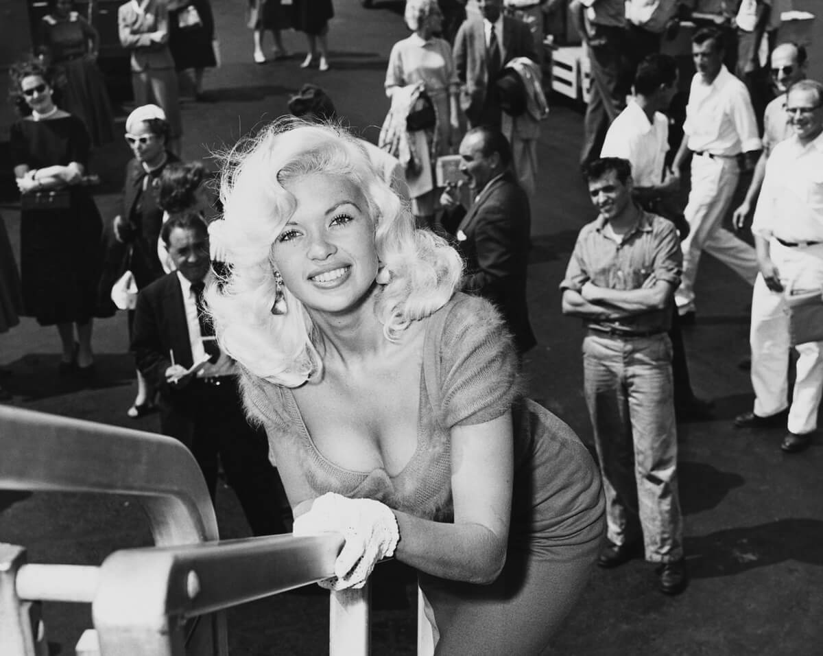 A black and white picture of Jayne Mansfield.