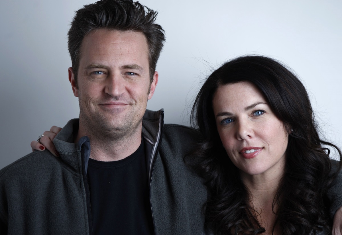 Matthew Perry and Lauren Graham at the Sky 360 by Delta Lounge