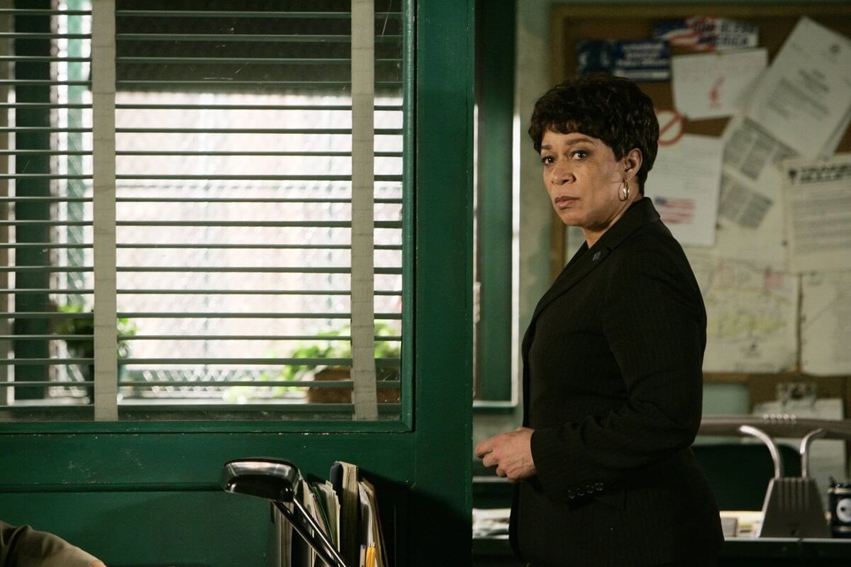 Epatha Merkerson posing as Lieutenant Anita Van Buren in an episode of 'Law & Order'.