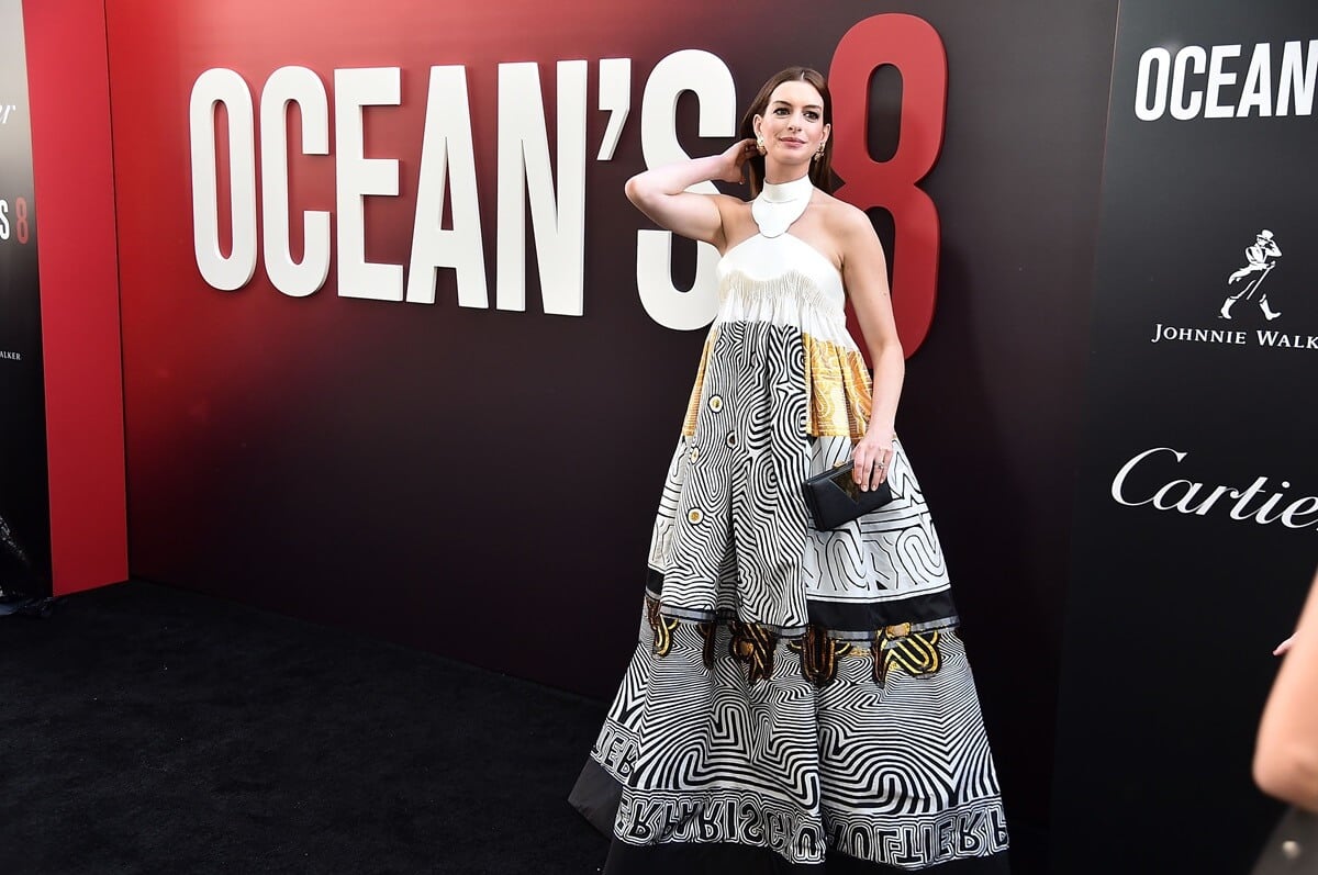 Anne Hathaway posing in a dress at the 'Ocean's 8' premiere.