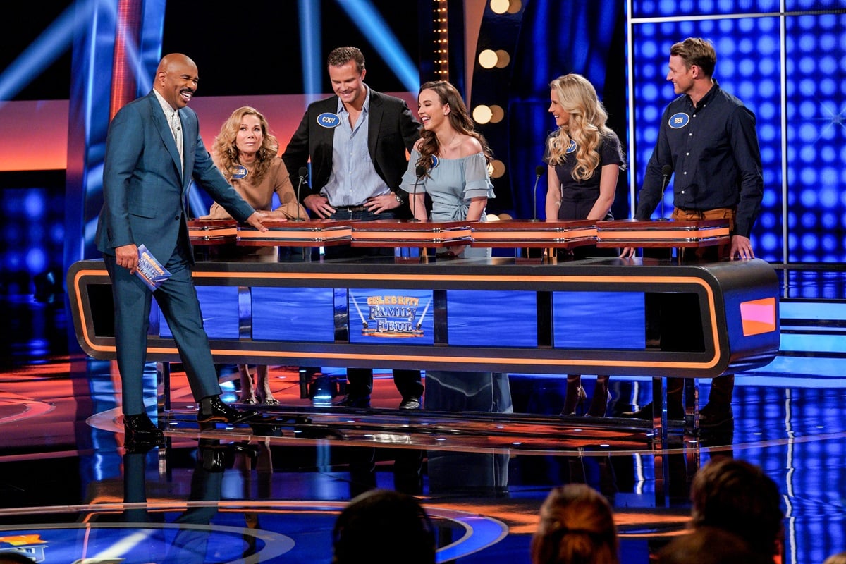 Steve Harvey with Kathie Lee Gifford, Cody Gifford, Erika Brown, Cassidy Grifford and Ben Wierda on 'Family Feud