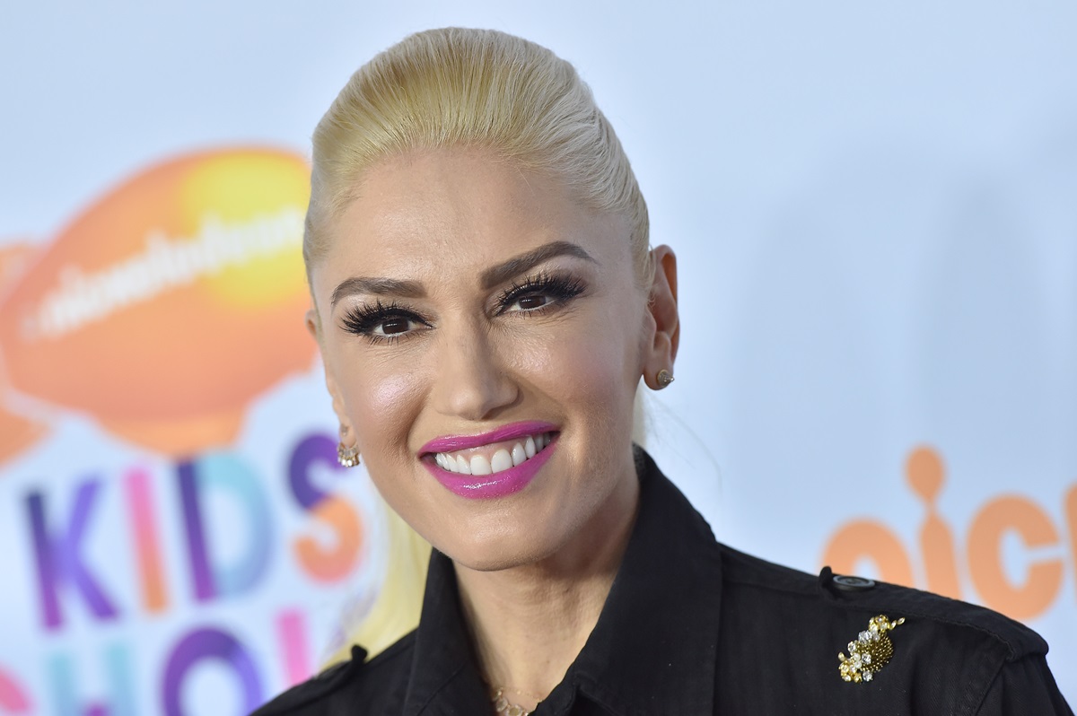 Gwen Stefani posing at the Nickelodeon's 2017 Kids' Choice Awards.