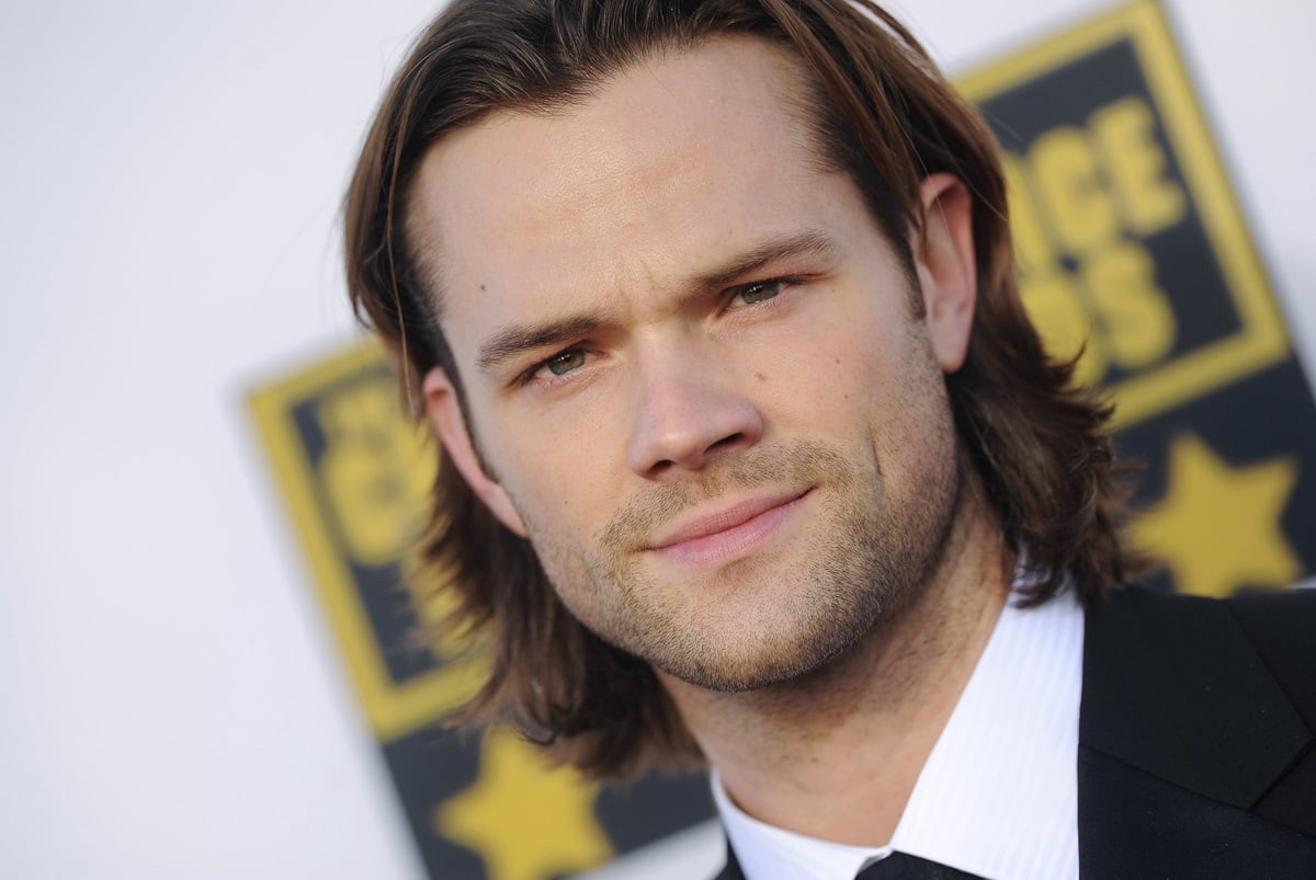 Jared Padalecki arrives at the 19th Annual Critics' Choice Movie Awards wearing a suit.