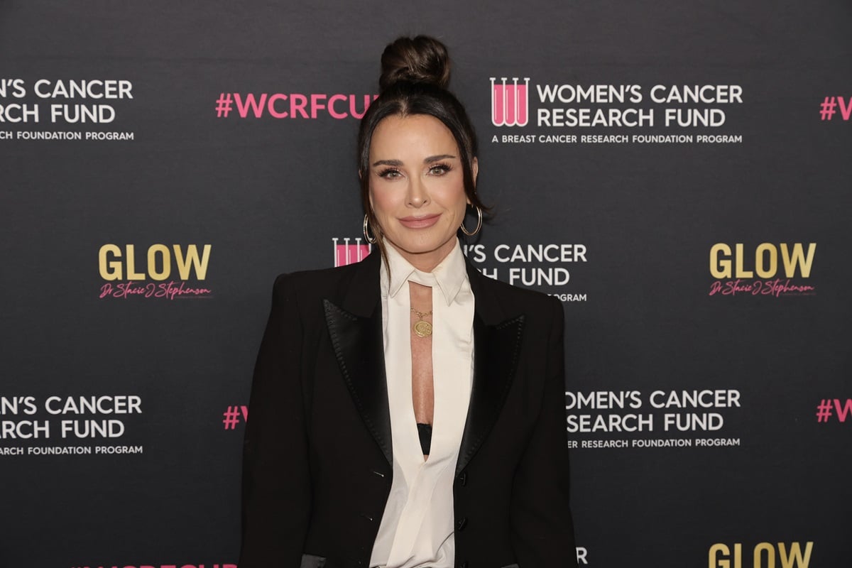 Kyle Richards arrives at "An Unforgettable Evening" Benefiting The Woman's Cancer Research Fund at Beverly Wilshire, A Four Seasons Hotel on April 10, 2024