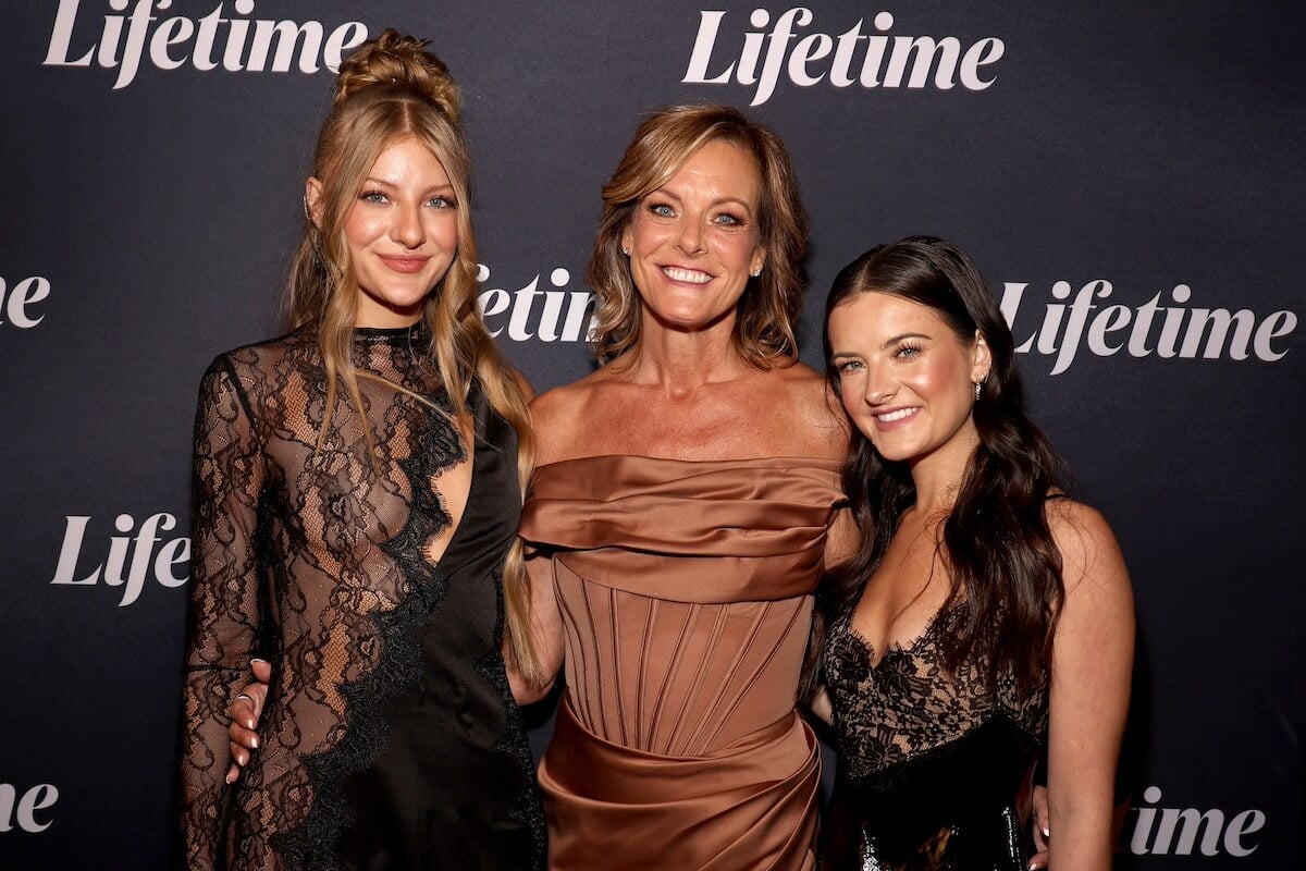 Kelly Hyland poses with her daughters Paige and Brooke at the 'Dance Moms: The Reunion' premiere