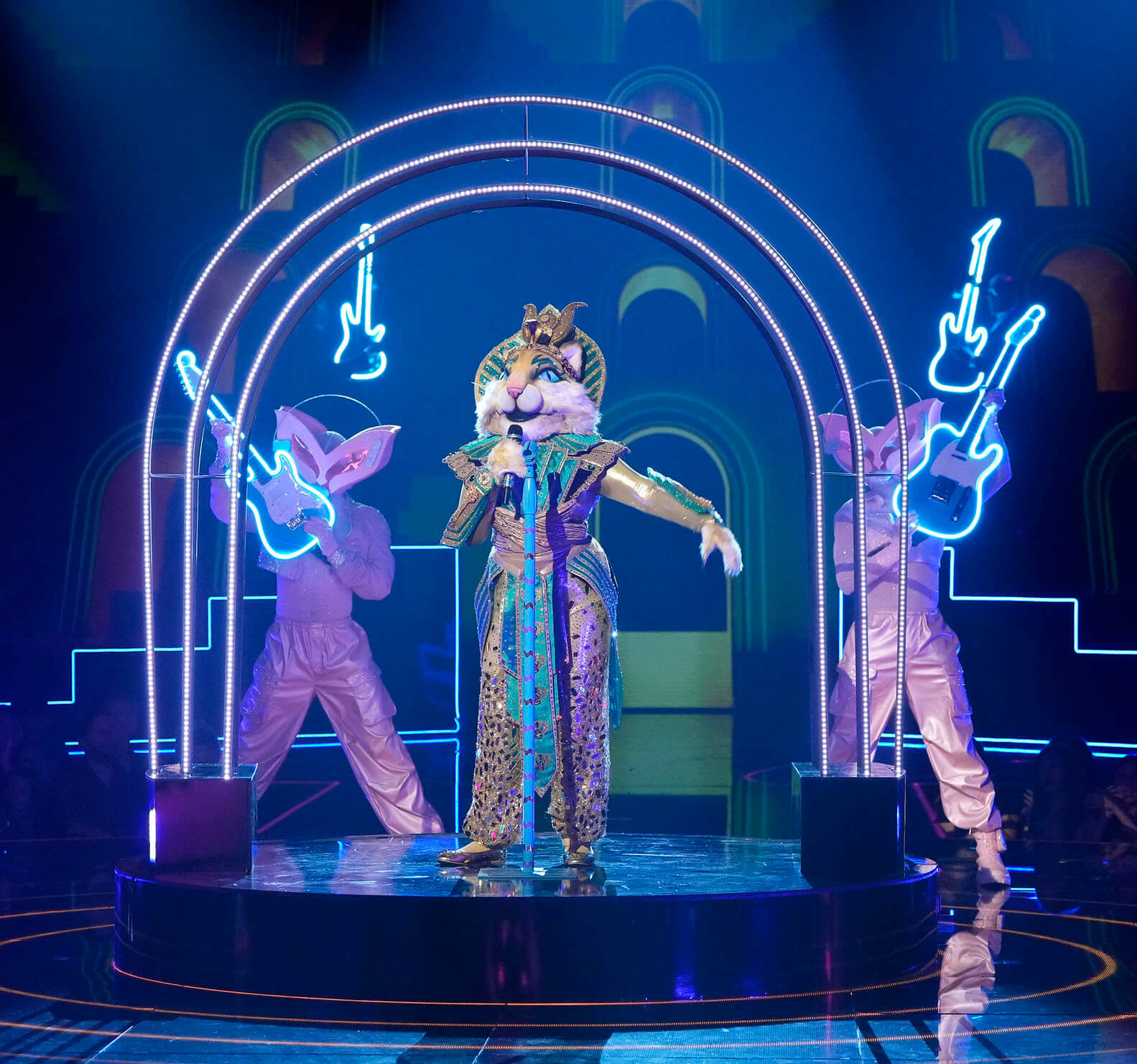 'The Masked Singer' Season 11 star Miss Cleocatra singing on stage for 'Girl Group Night'