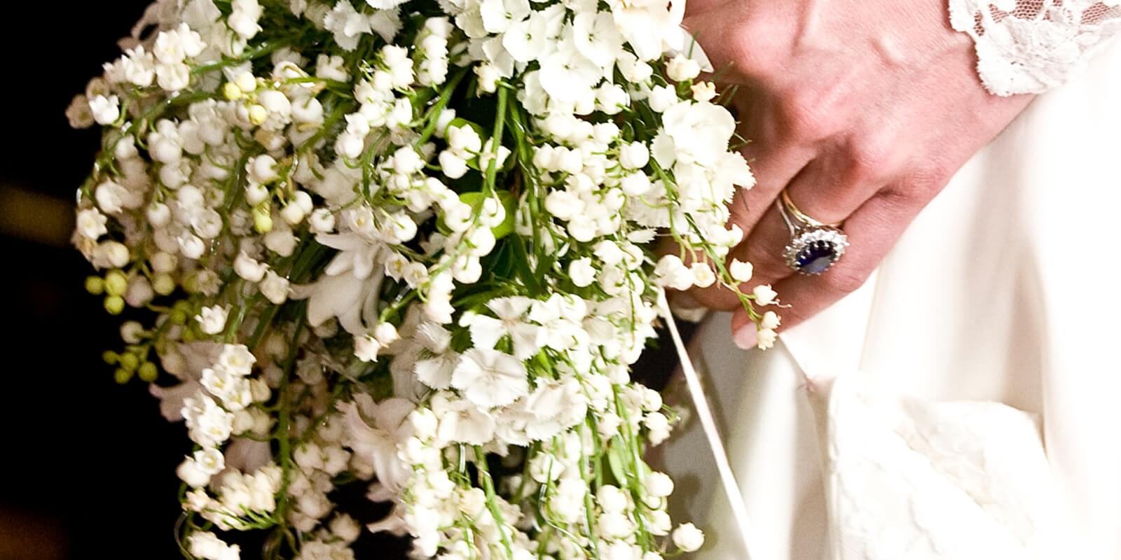 Kate Middleton wedding bouquet featured a stunning arrangement of flowers