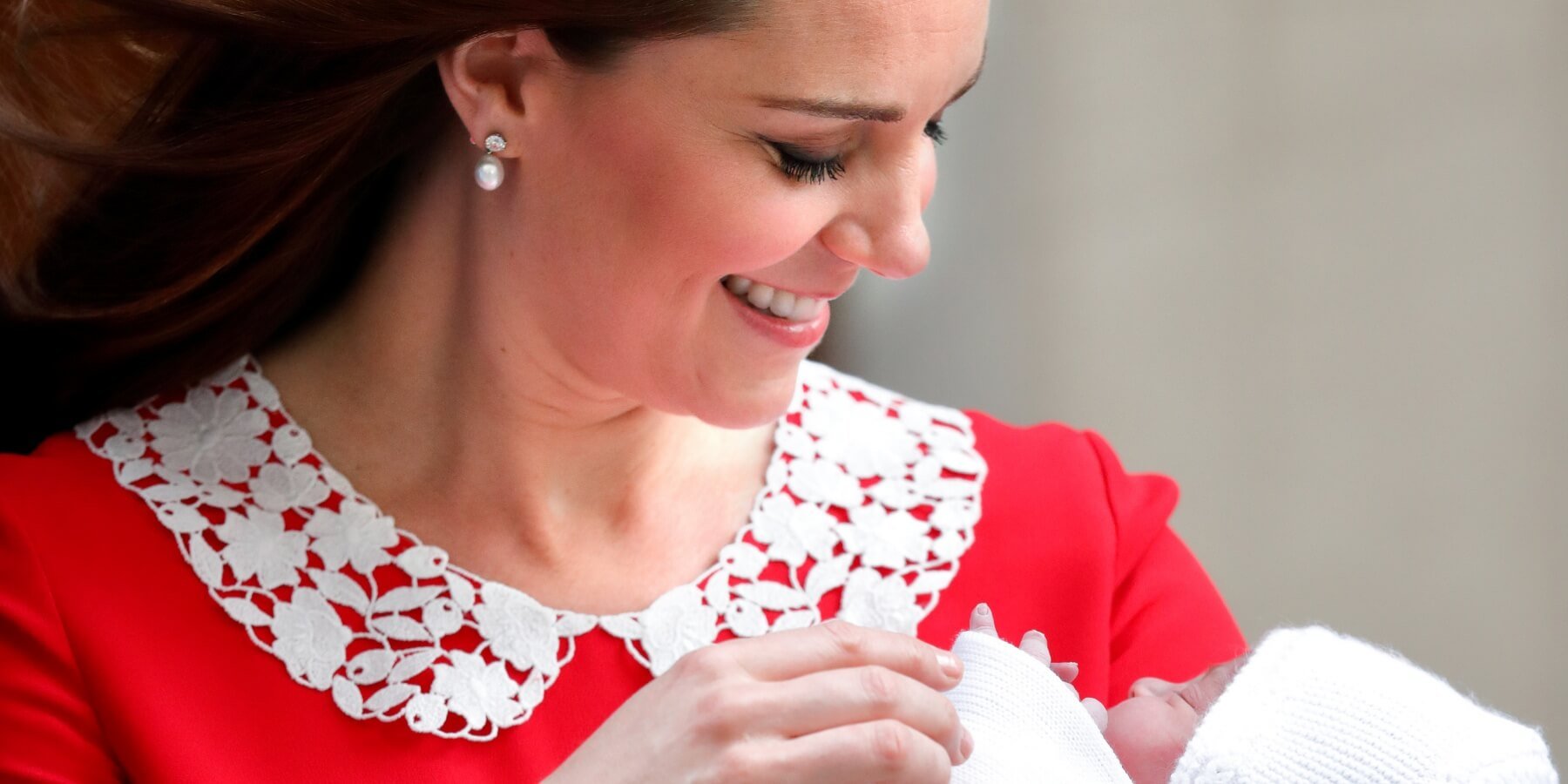 Kate Middleton wears a Jenny Packham dress to present Prince Louis to the world.