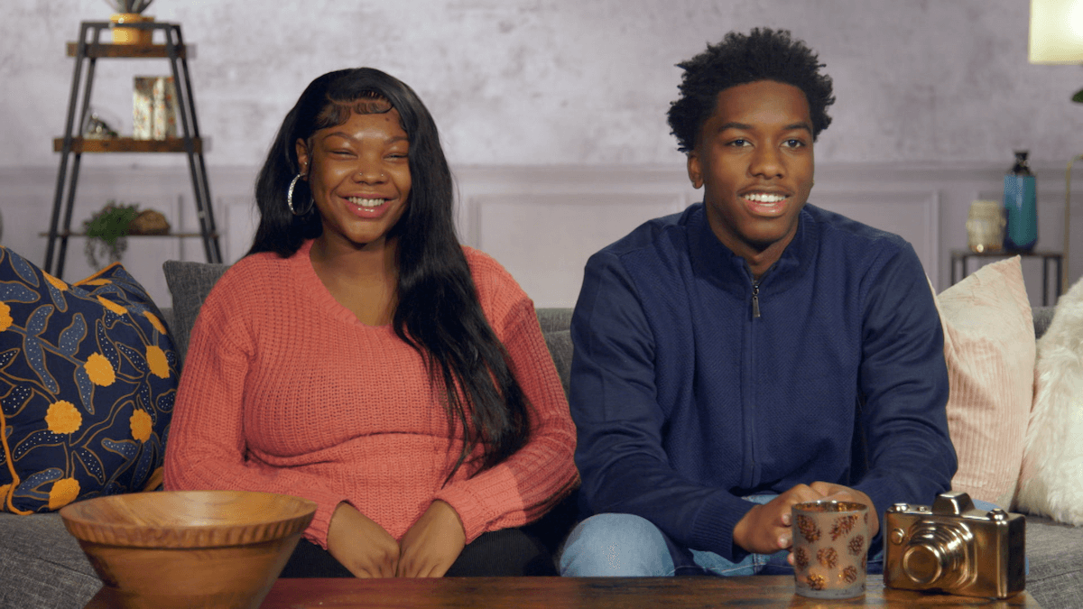 Aniyah and Dakwon of 'Unexpected' Season 6 sitting on a couch