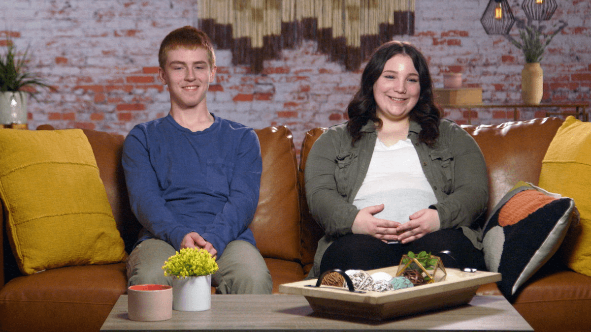 Nate and Emalee of 'Unexpected' Season 6 sitting on a couch