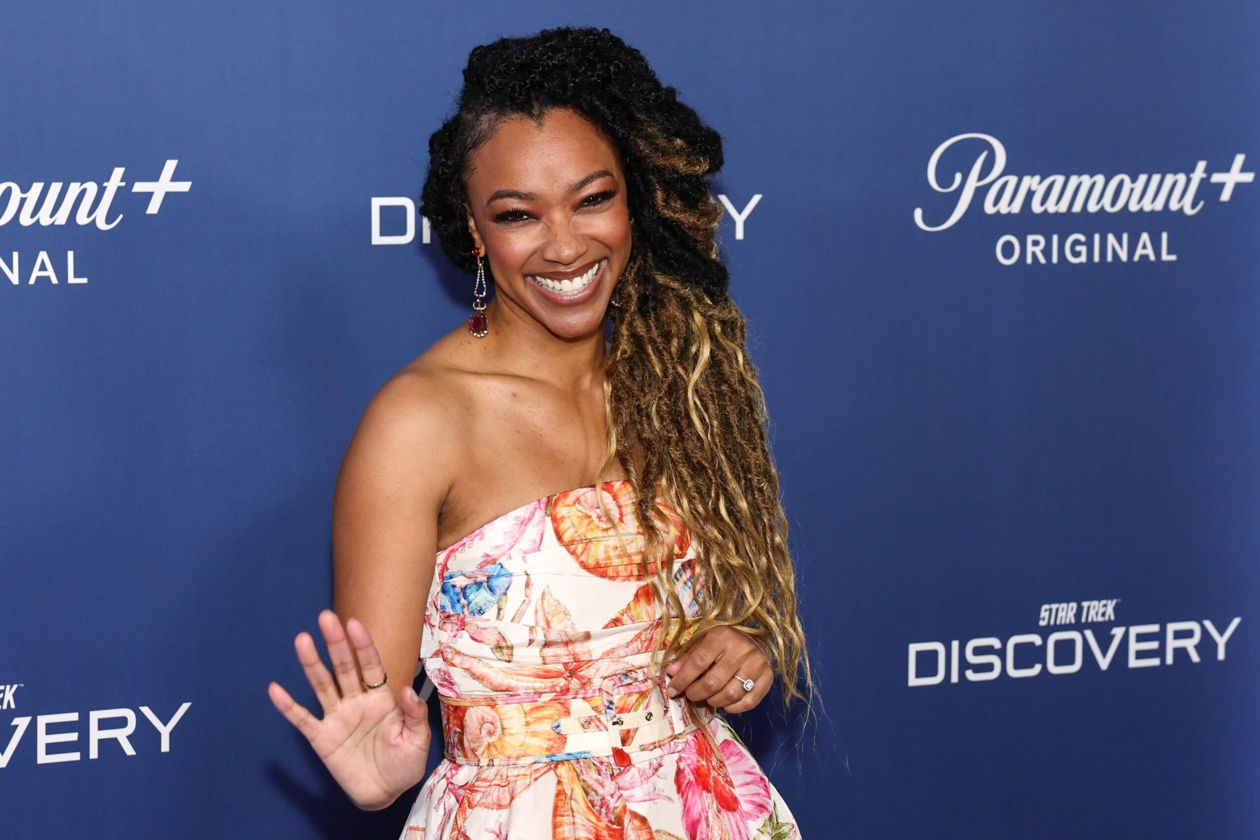 Star Trek: Discovery star Sonequa Martin-Green laughs and smiles on the red carpet