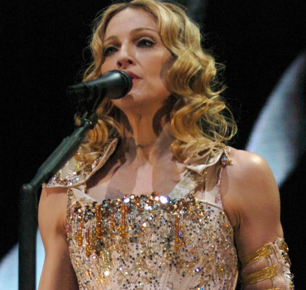 "Frozen" singer Madonna at the microphone