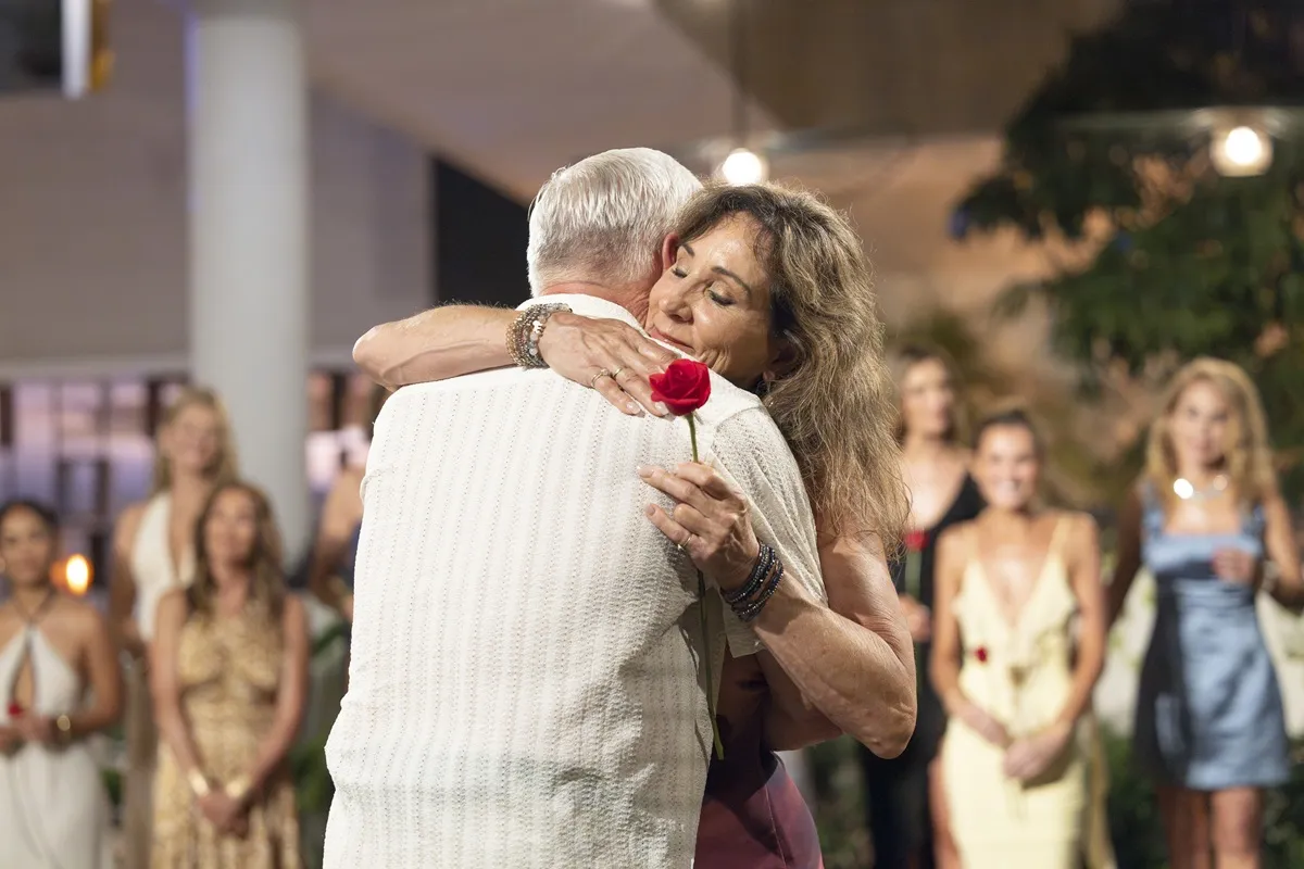 Kim Buike gives Faith Martin a rose on 'Bachelor in Paradise'
