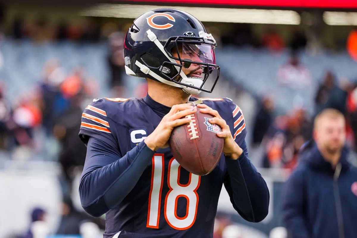 Caleb Williams of the Chicago Bears warms up prior to the NFL football game against the Detroit Lions