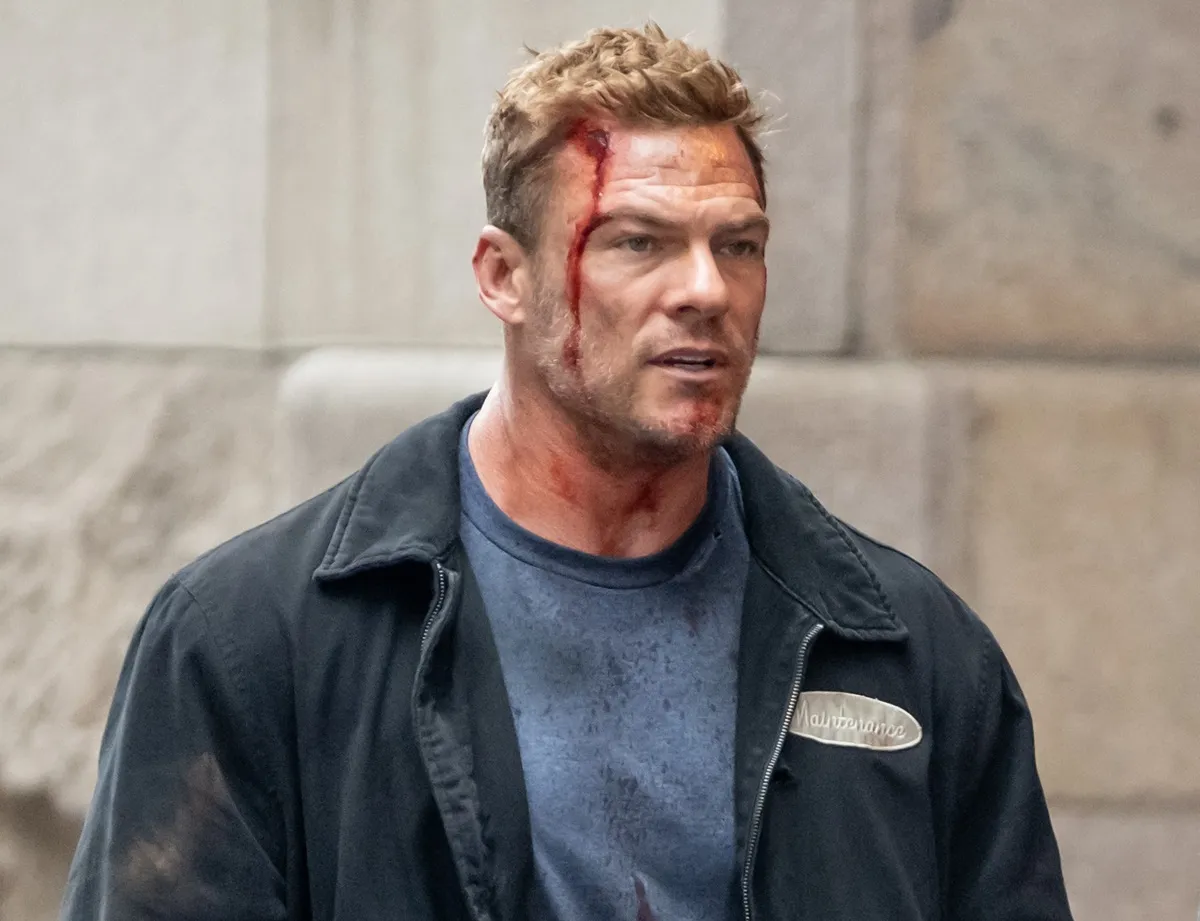 Actor Alan Ritchson is seen filming scenes of the Amazon Prime Video TV series 'Reacher' Season 4