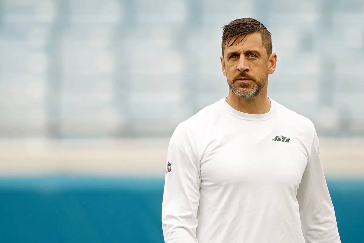Aaron Rodgers Gives His Opinion on Kash Patel’s Locker Room Partying: “He Should Be Investigating the Epstein Files or Aliens”