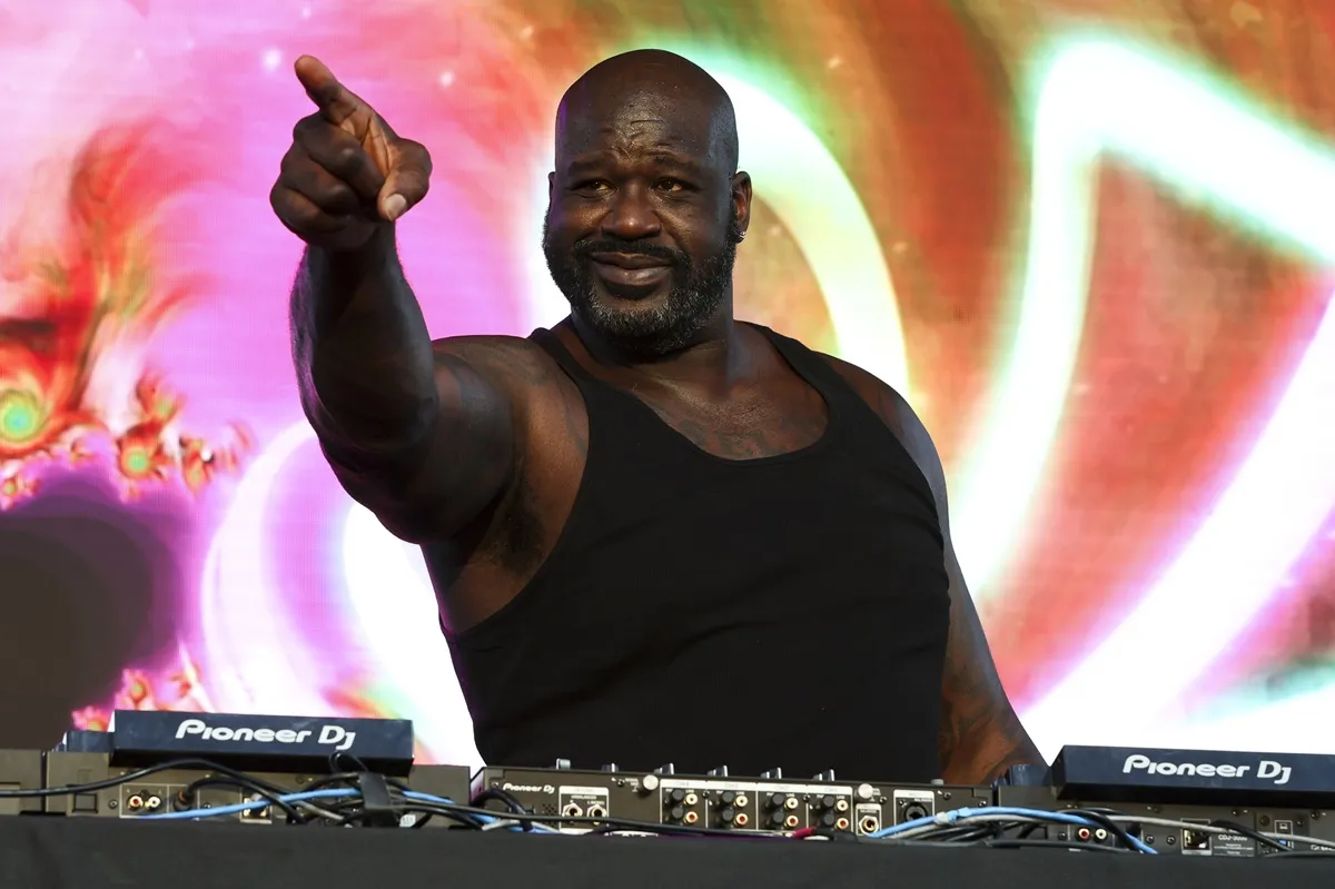 Shaquille O'Neal performs before the College Football Playoff Quarter Final Game