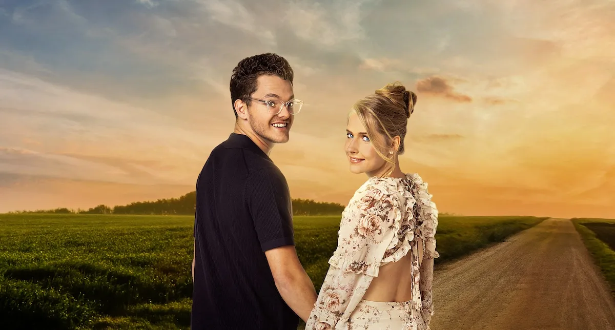 Zac ad Lydia holding hands and looking over their shoulders in 'Welcome to Plathville' promo shot