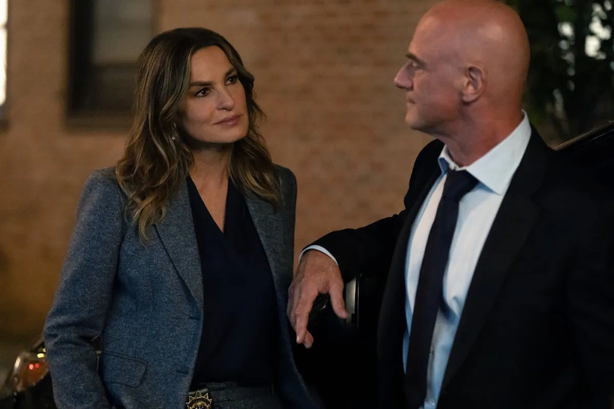 Benson (Mariska Hargitay) looking at Stabler (Chris Meloni) in 'Law & Order: SVU'
