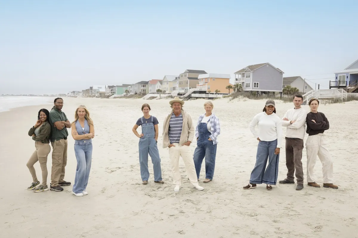 Cast of 'Battle on the Beach' Season 5 standing on the beach