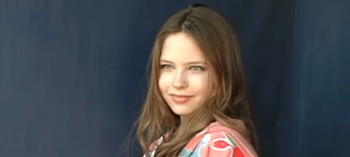 Screenshot of actress Daveigh Chase on the red carpet