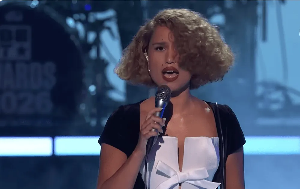 Screenshot of RAYE at the BET Awards