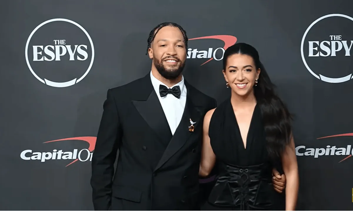 Screenshot of Jalen Brunson and his wife, Ali, on the red carpet at the 2026 ESPYS