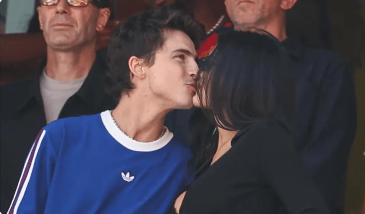 Screenshot of Kylie Jenner and Timothée Chalamet kissing at World Cup Final match