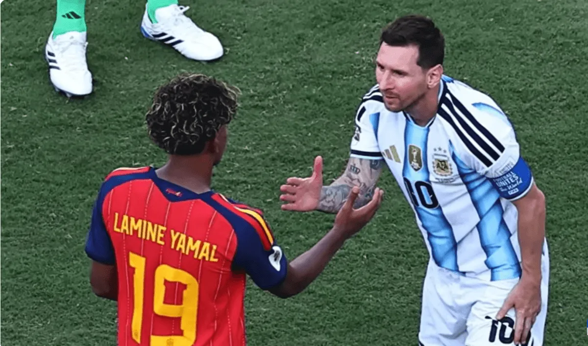Screenshot of Lionel Messi and Lamine Yamal after FIFA World Cup Final