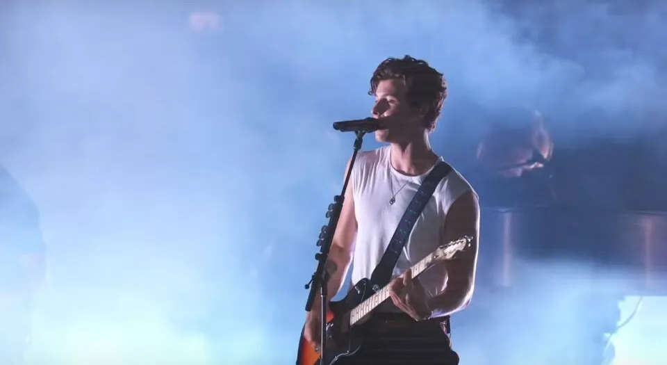 Shawn Mendes performs at the 2018 VMAs