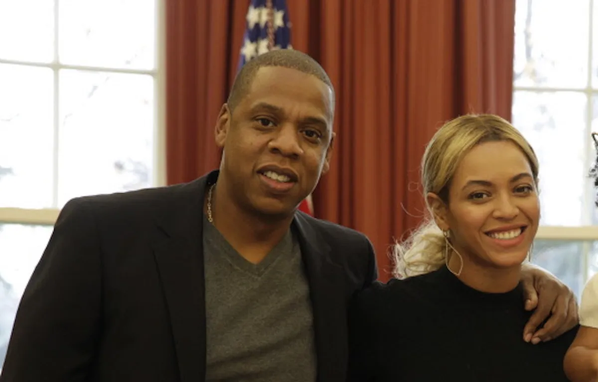 Jay-Z and Beyonce pose for a photo at the White House
