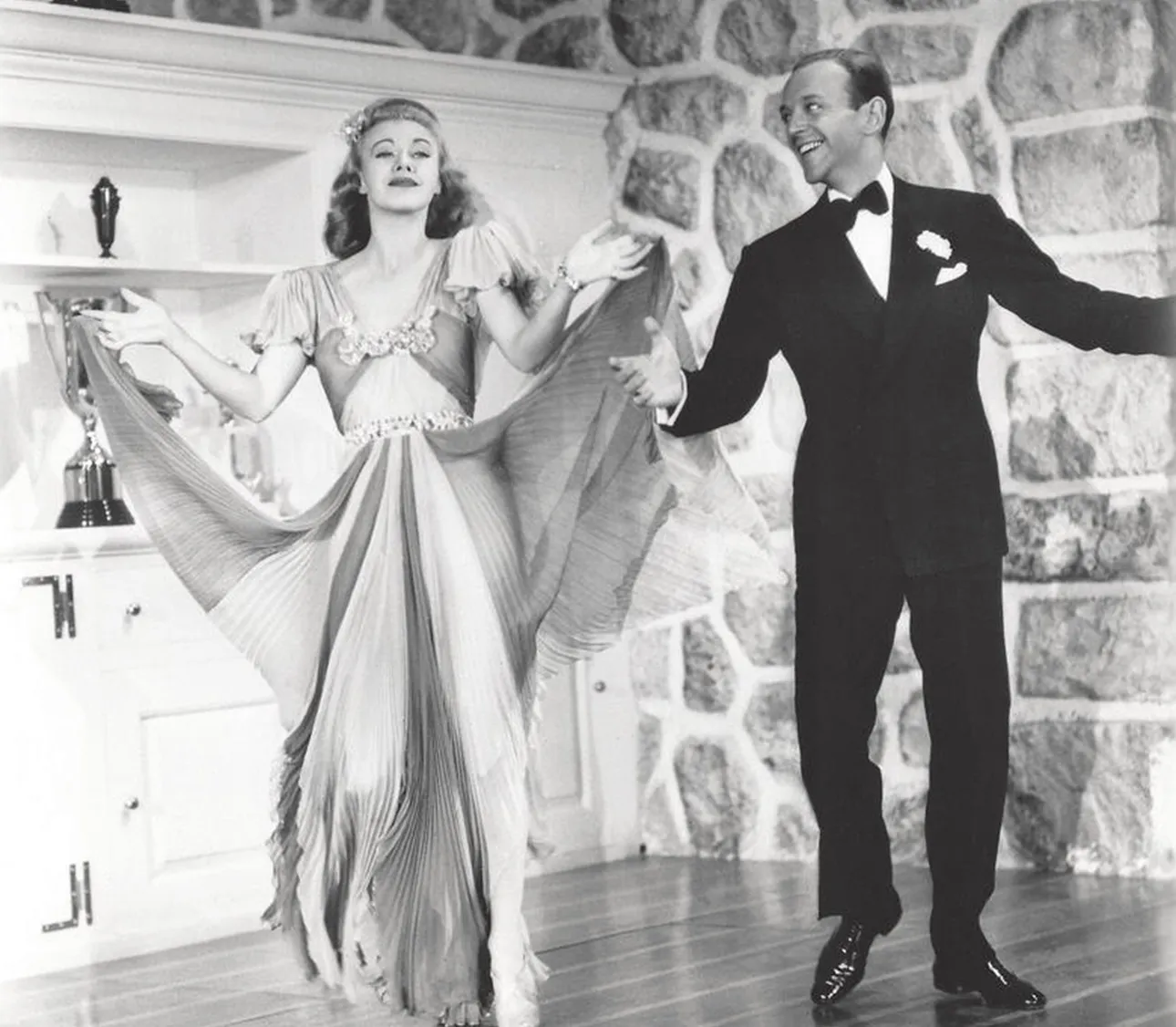 Fred Astaire and Ginger Rogers perform together