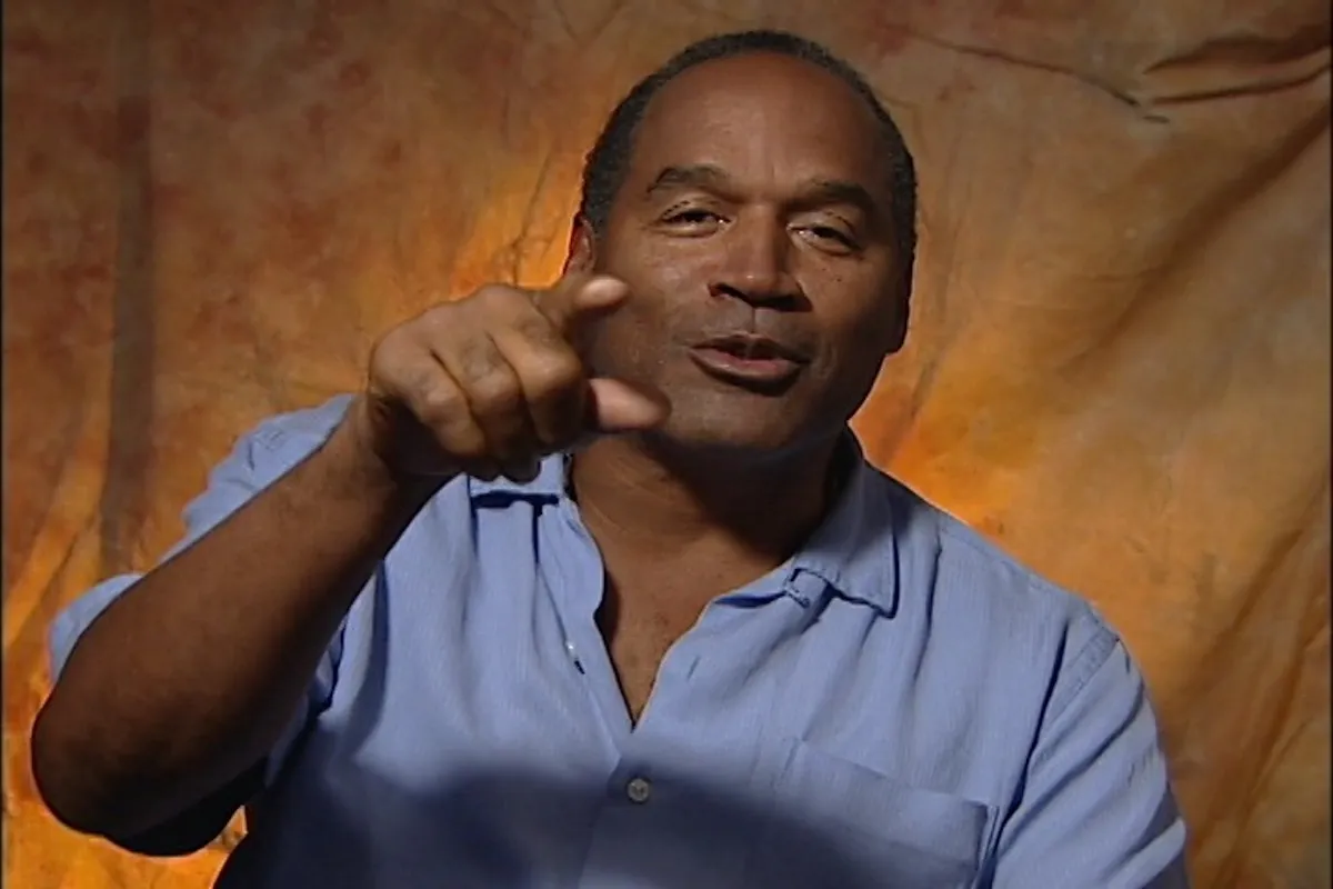 oj simpson pointing at camera in still from 'juiced'