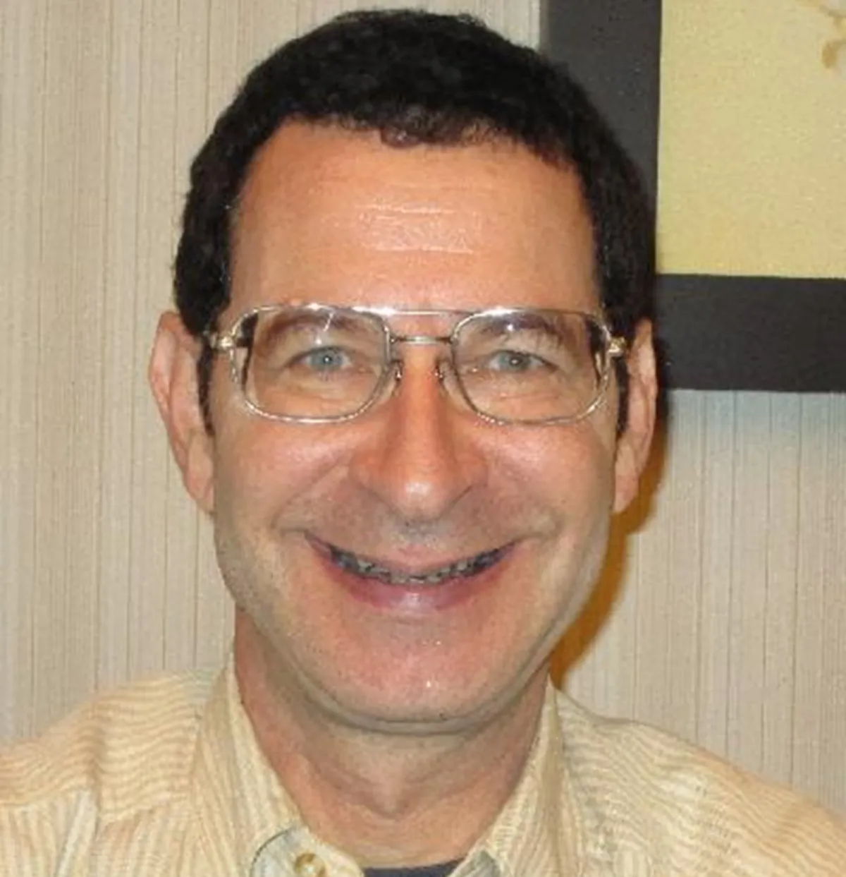 Eddie Deezen Signing Autographs at the Chiller Theatre Autograph Show in Parsippany, NJ