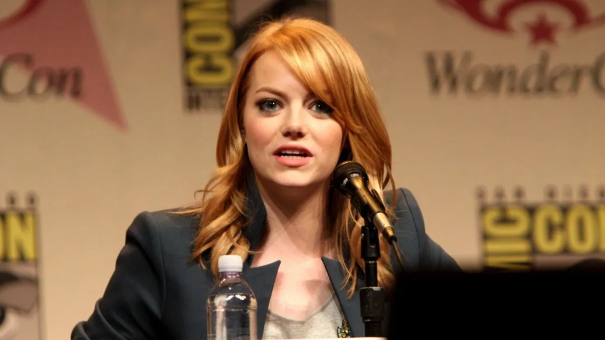 Emma Stone sparks cosmetic surgery rumors. (Image Credit:Gage Skidmore from Peoria, AZ, United States of America, CC BY-SA 2.0, via Wikimedia Commons)