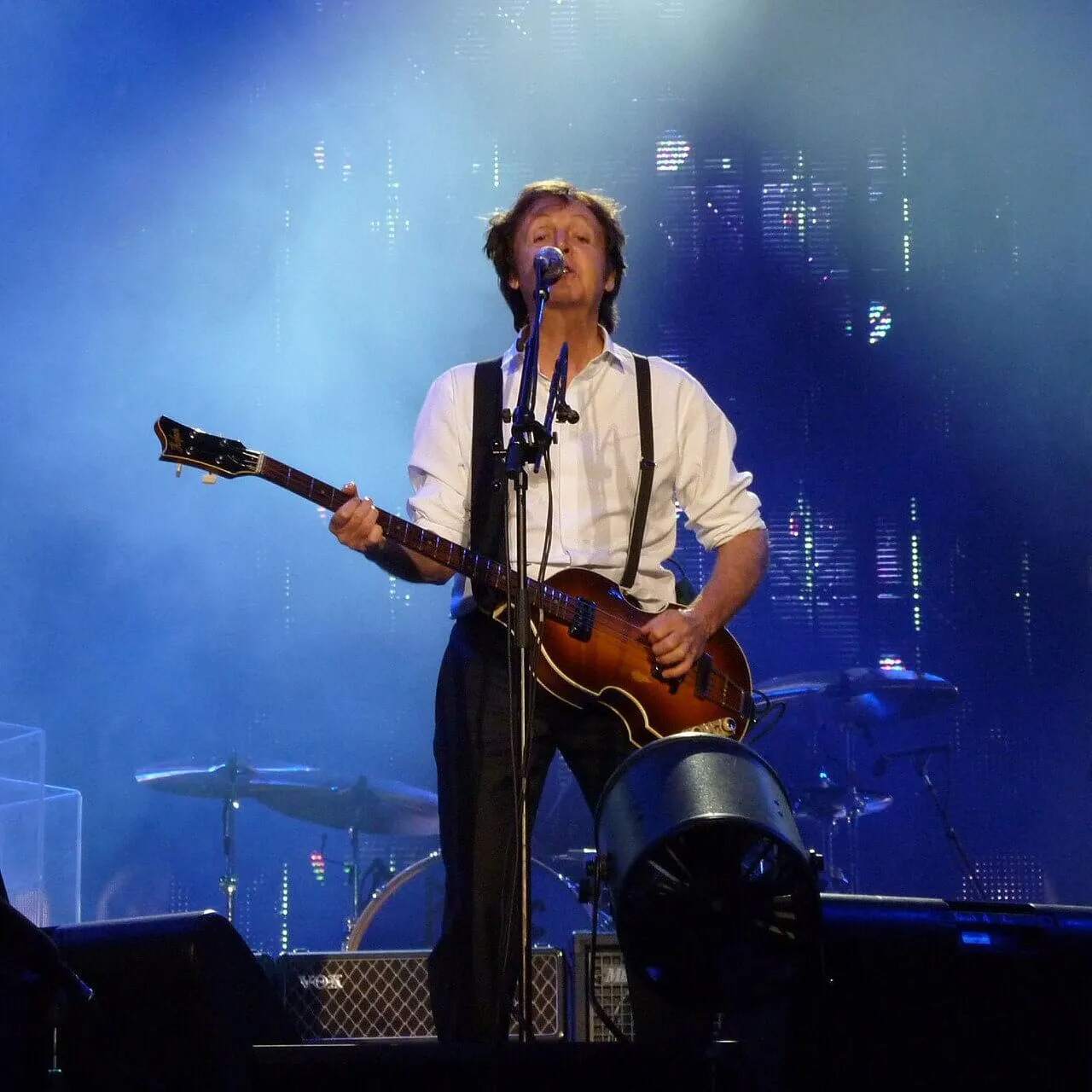 Paul McCartney's Wife Thinks Queen Elizabeth ‘Fancied' Him, and He Called Her a ‘Babe'