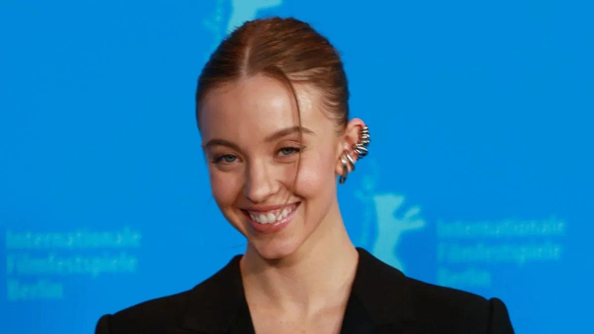 Sydney Sweeney debuts another hair transformation. (Image Credit:Elena Ternovaja, CC BY-SA 3.0, via Wikimedia Commons)